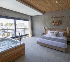 Четырёхместный люкс Jacuzzi Executive в SUNRISE Tucana Resort