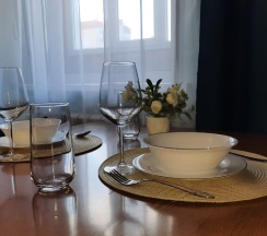 1-комнатные апартаменты студия Г.Чебаркуль, ул.Карпенко, д. 4в, кв.65 (мансарда) в Уютная студия на улице Карпенко 4В