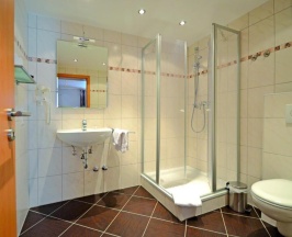 Двухместный номер Standard двуспальная кровать в Hotel Gästehaus auf der Lay