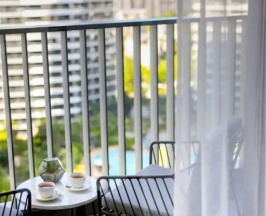 Двухместная студия с видом на сад (двуспальная кровать) в Oakwood Apartments Sanya