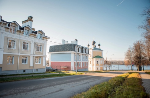 Углич: Апартаменты Квартира на набережной