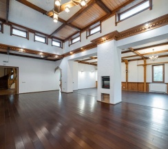 Коттедж с красивым видом из окна в Замок Монсоро