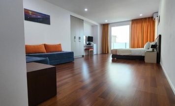 Полулюкс Deluxe в 3B Suites