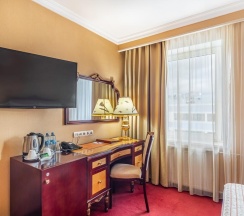 Номер стандарт бизнес с 1 двуспальной кроватью в Гранд мандарин