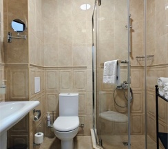 2 этаж I Студия (трёхместный номер с кухонным уголком  и микроволновой  печью) в Марис