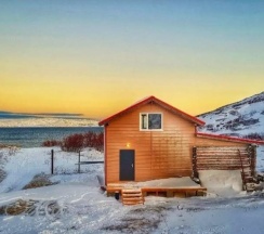 Шестиместный коттедж с видом на горы в 45 причал