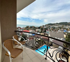 Делюкс улучшенный с видом на бассейн в LooBeach SeaView