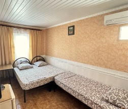 Трехместный номер в Солнечный дворик