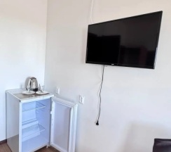 Двухместный номер Standard с балконом и с видом на реку двуспальная кровать в Акварель