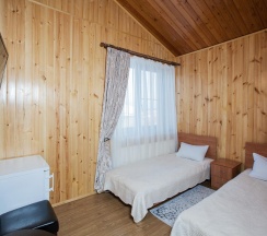 Номер эконом с 2 односпальными кроватями (с завтраком) в Kaskad house