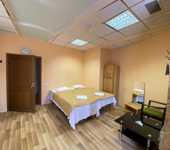 Трёхместный номер Classic в Majaka Hostel