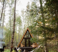 Коттедж Comfort с красивым видом из окна в Deep Lake House