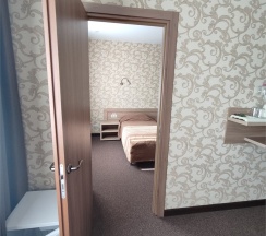 Connected Rooms в Танай