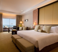 Двухместный клубный номер Grand двуспальная кровать в Dusit Thani Pattaya