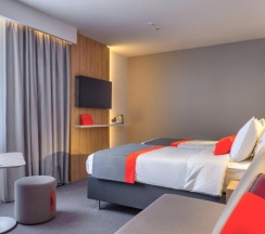 Двухместный номер для некурящих Standard 2 отдельные кровати в Holiday Inn Express Almaty