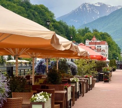 Апартаменты №11 "Семейный Люкс" на мансардном этаже в Саквояж