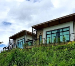 Двухместная вилла Superior с видом на горы двуспальная кровать в At Tree Resort