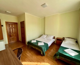 Улучшенный номер (на третьем этаже) в Адель