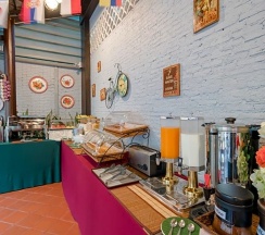 Номер Deluxe с красивым видом из окна в Kata Tranquil Villa