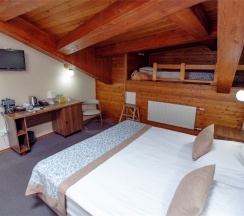 Семейный мансардный «с полатями» в Алеша Попович Двор&Лукоморье