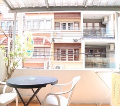 Двухместный номер Deluxe с балконом двуспальная кровать в Sunshine Guest House