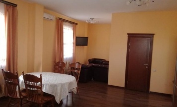 Номер полулюкс с 2 двуспальными кроватями в Зорина