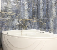 Трёхместный номер Deluxe в Modern Luxury Hotel