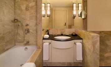 Трёхместный семейный клубный номер в Sheraton Grand Warsaw