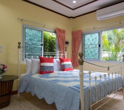 Двухместный номер Superior с видом на сад двуспальная кровать в Bueng Bua Thong Resort