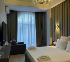 Двухместный номер Comfort с балконом и с красивым видом из окна двуспальная кровать в Parallel