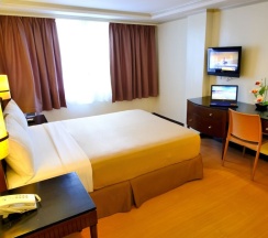 Одноместный номер Deluxe двуспальная кровать в Fersal Hotel Neptune Makati