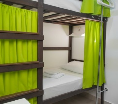 Женский четырехместный номер (Нижнее) в Sunny Sochi Hostel