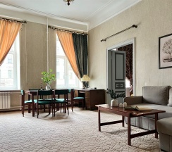 3-комнатная квартира прямо на Невском проспекте, самый центр Петербурга в Rauktis apartments