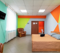 Трёхместный полулюкс с красивым видом из окна в Уют