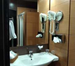 Номер комфорт улучшенный с 1 двуспальной кроватью (с завтраком) в Ac-hotel