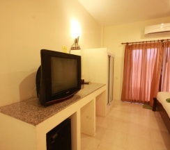 Трёхместный номер Standard в Tharathip Resort