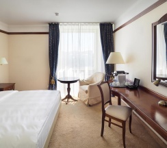 Номер улучшенный с видом на реку в Radisson Slavyanskaya Hotel Moscow
