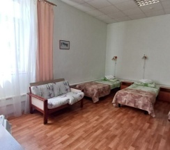 Трехместный номер 3 категории с раздельными кроватями, сан. узел с душем на два номера в Фатима