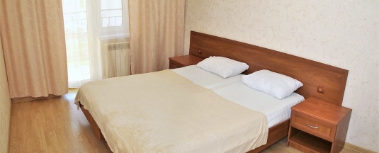 Двухкомнатный 4-х местный Семейный номер FAMILY-B (с балконом) в Долина Сукко