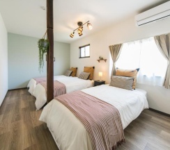 Коттедж с 5 комнатами в Nao's House USJ