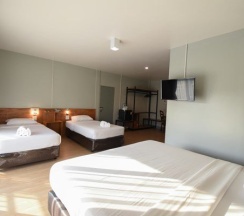 Номер семейный Standard с балконом в Basaya Beach Hotel & Resort