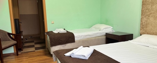 Стандарт Семейный 3х местный с двуспальной  и односпальной кроватями в Алия