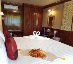 Двухместный люкс двуспальная кровать в Erawan Hotel