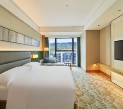 Люкс Deluxe в DoubleTree by Hilton Ya'An
