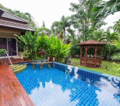 Двухместная вилла двуспальная кровать в Sun Paradise Villas Karon