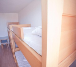 Кровать в общем номере в HI Hostel Zagreb