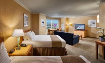 Четырёхместный люкс семейный Classic в The STRAT Hotel, Casino & Tower