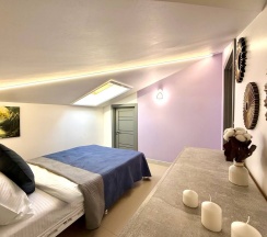 Апартаменты №11 "Семейный Люкс" на мансардном этаже в Саквояж