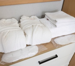 Четырёхместный номер "Делюкс" с балконом и красивым видом в Ростов