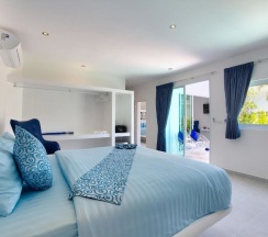 Семейный номер Standard с видом на сад в La Perle Luxury Boutique Hotel